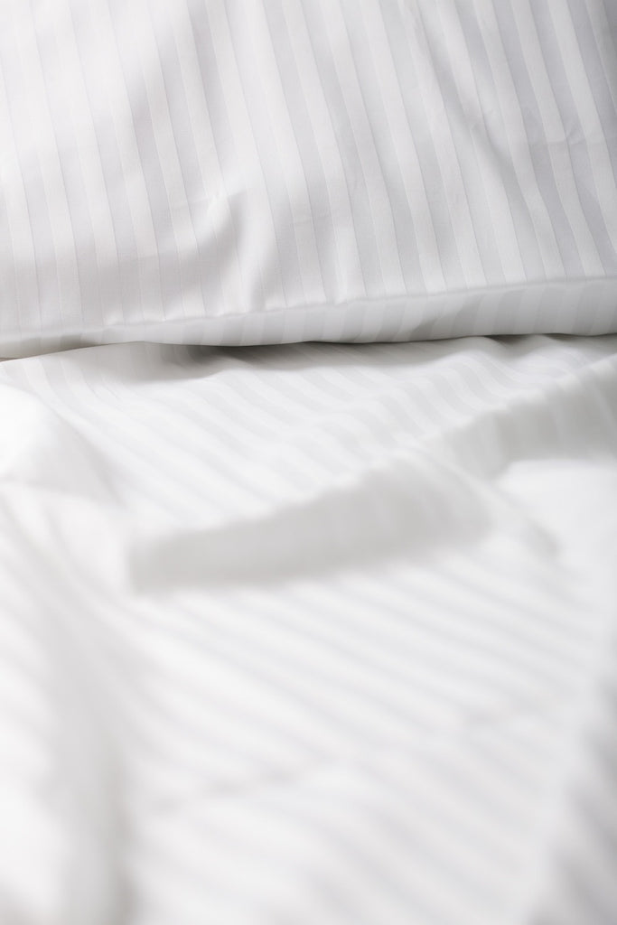"White" Damask Stripe Organic Cotton Sateen Pillow Cases - Dreamdesigns.ca