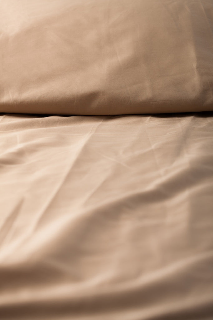 "Taupe" Organic Cotton Sateen Fitted Sheet - Dreamdesigns.ca